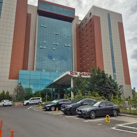 Rin Grand 布加勒斯特